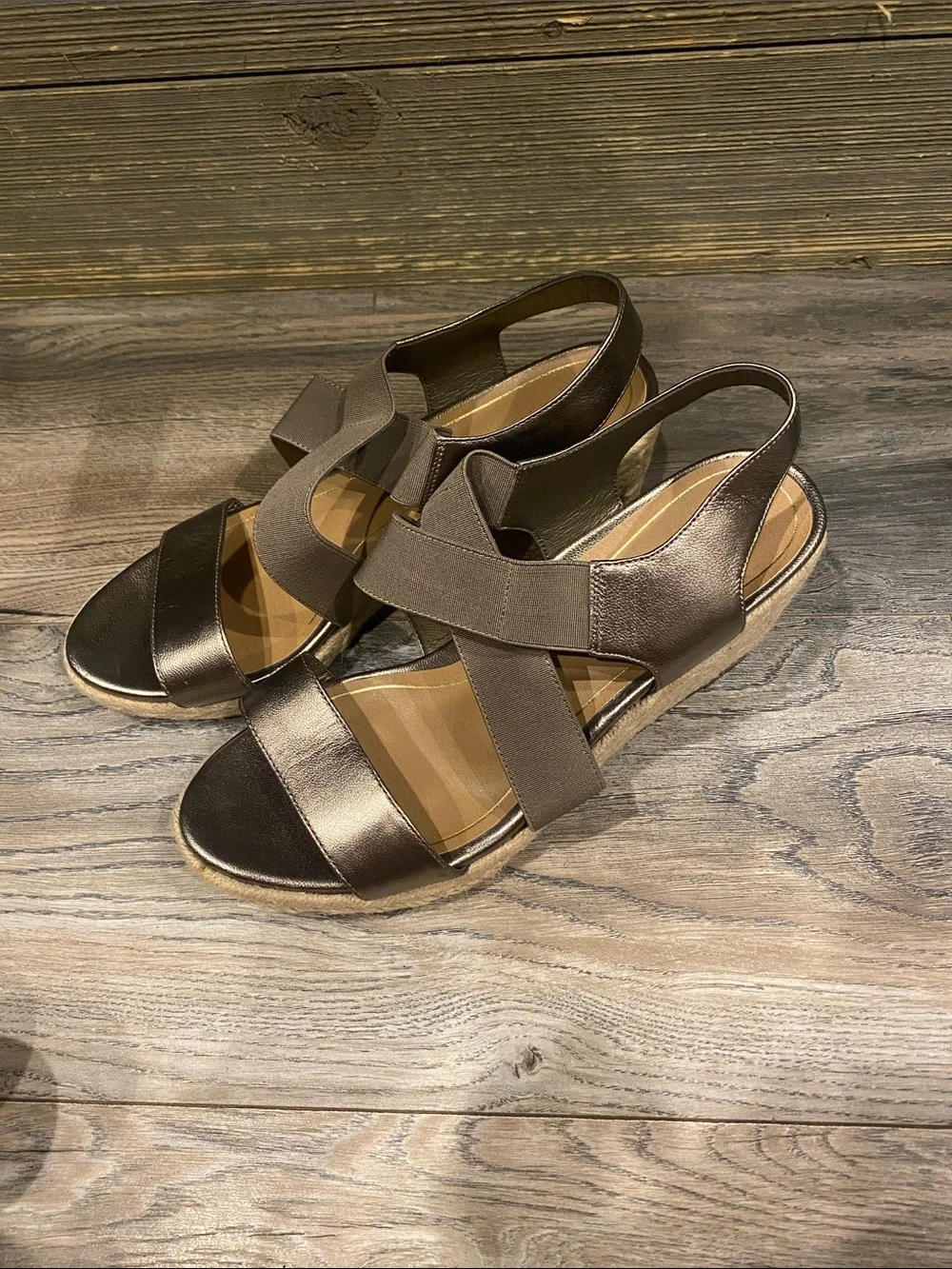 Vionic wedges size 9